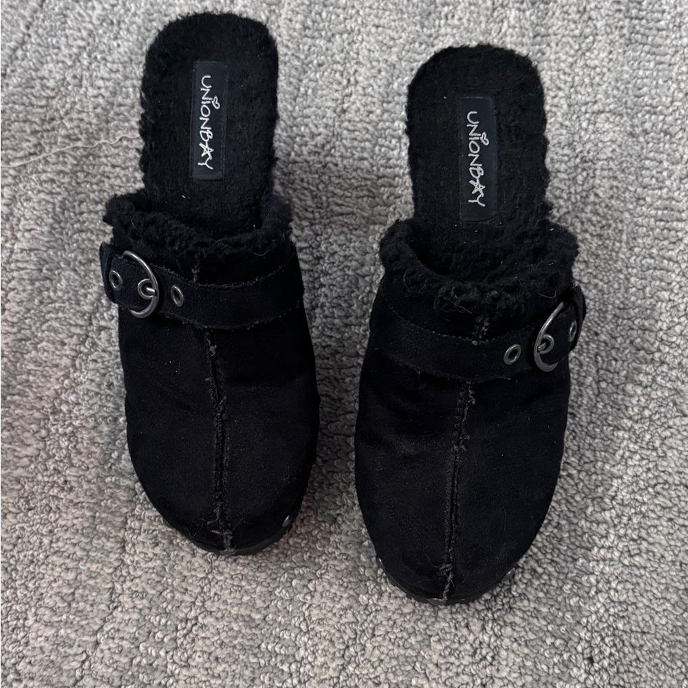 UNIONBAY Women's Black Mules with Buckle Detail